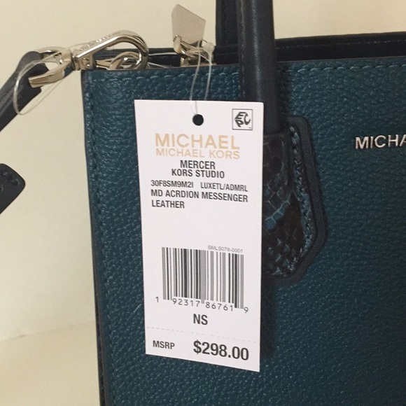 🌟HP🌟MICHAEL KORS “Mercer” Leather Crossbody bag - Picture 2 of 6